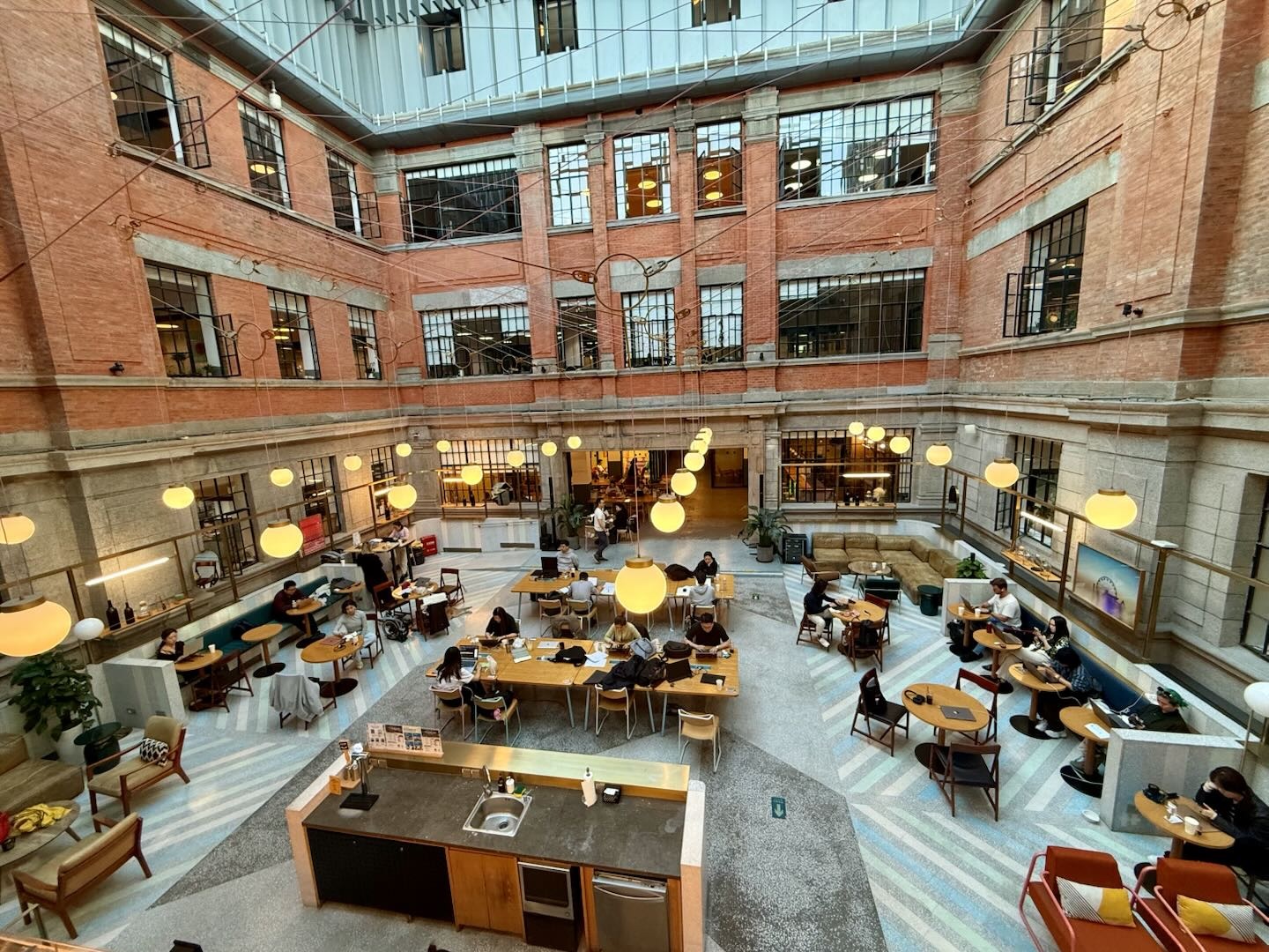 WeWork-威海路696号