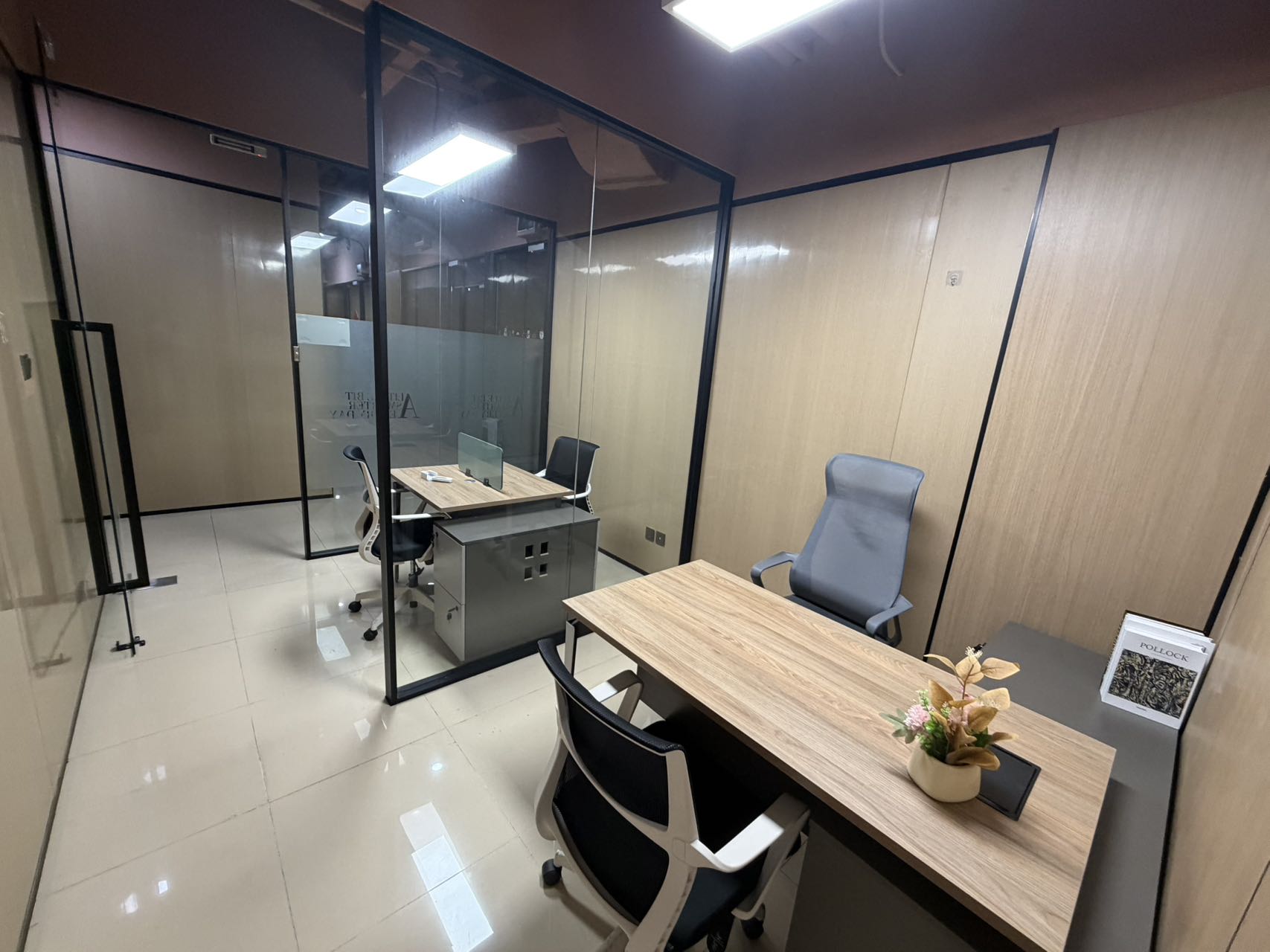 绿地缤纷城 A17 co-working space — photo