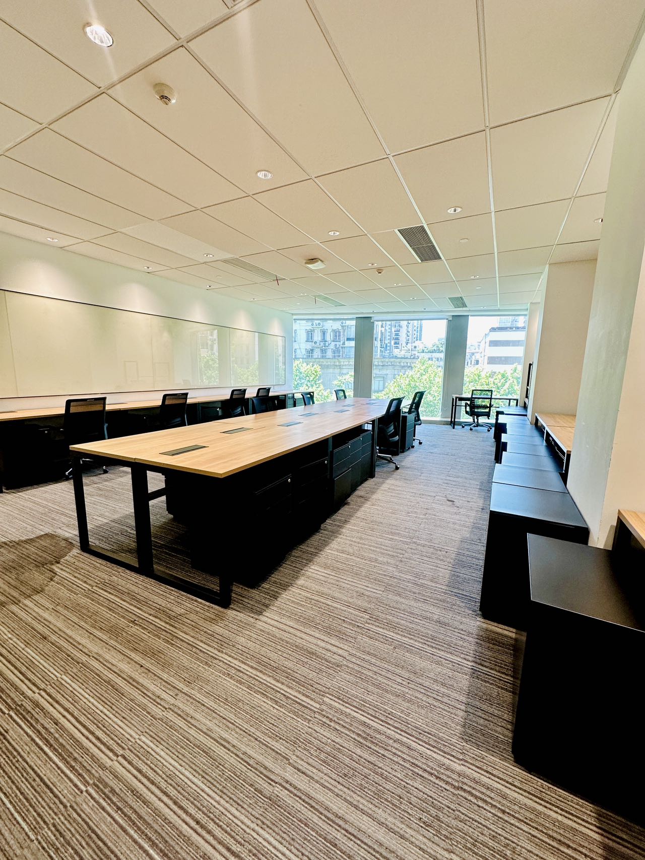 腾飞大厦 433 co-working space — photo