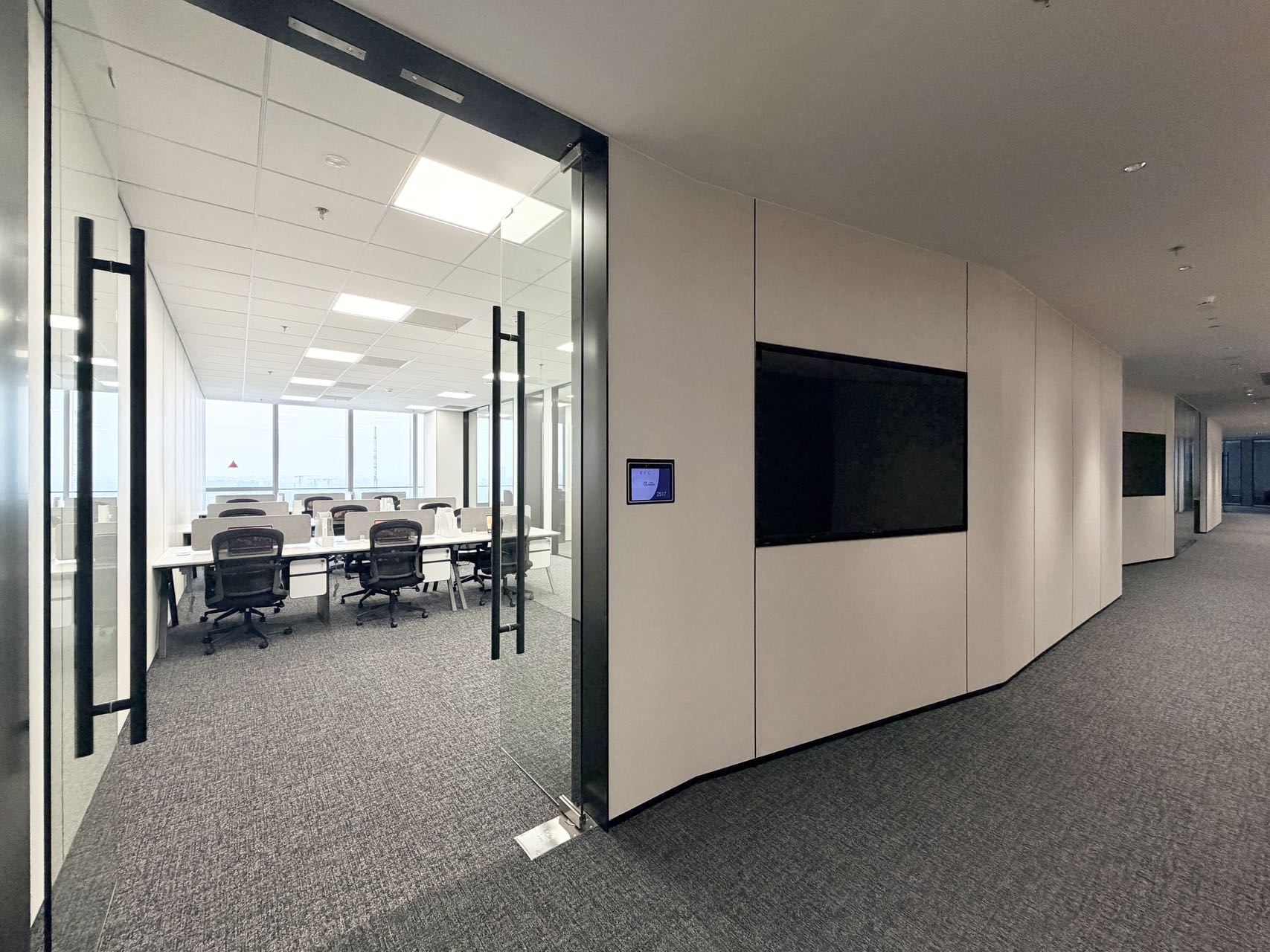 滨港中心 2517室 office — photo